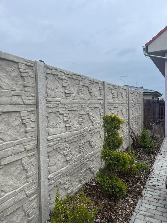 Bekivi Apartmany Dunajská Streda Exterior foto
